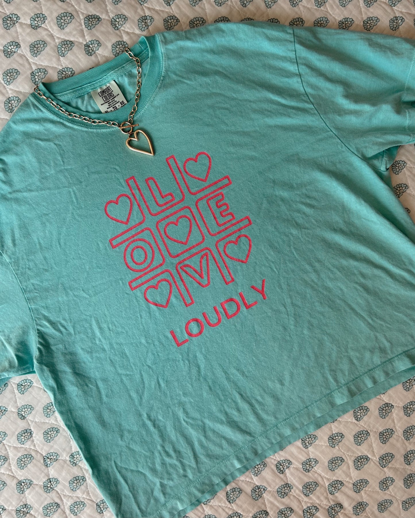 xoxo love loudly boxy tee