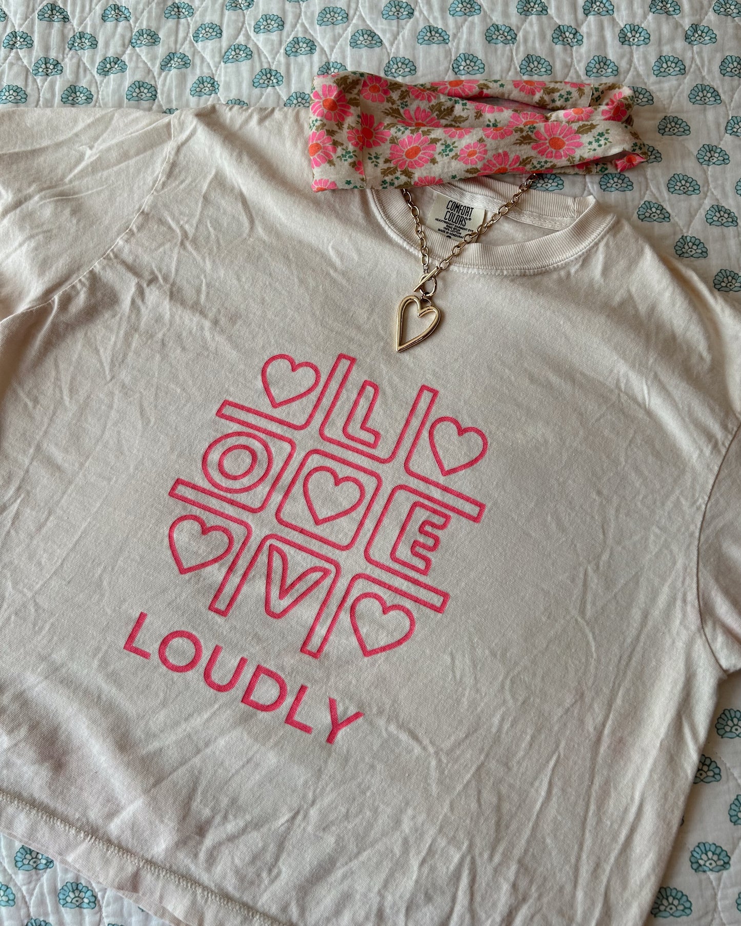 xoxo love loudly boxy tee